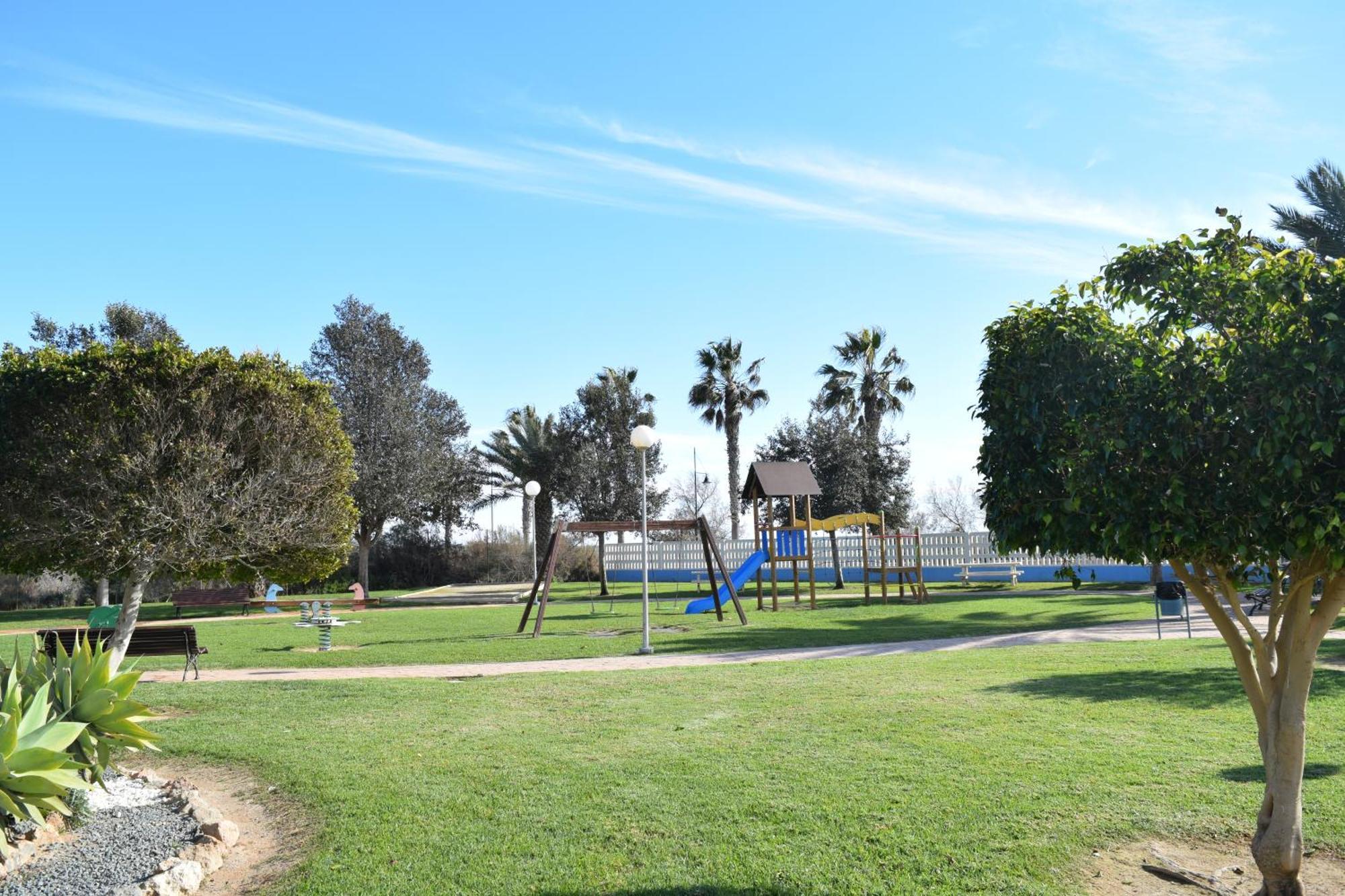 Luxurious Spacious Three Bedroom Apartment On Beachfront Almerimar Exterior foto